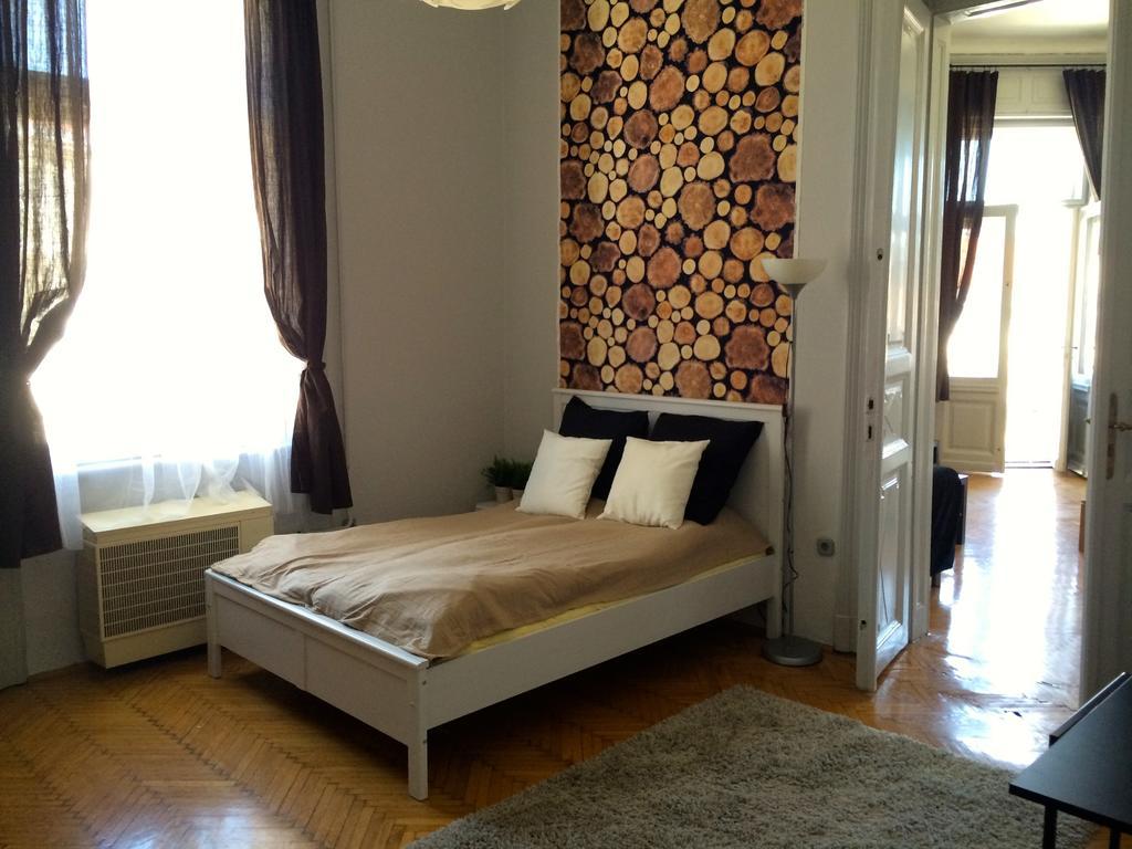 Budget Apartment By Hi5 - Oktober 6 Str 4 Budapeşte Dış mekan fotoğraf