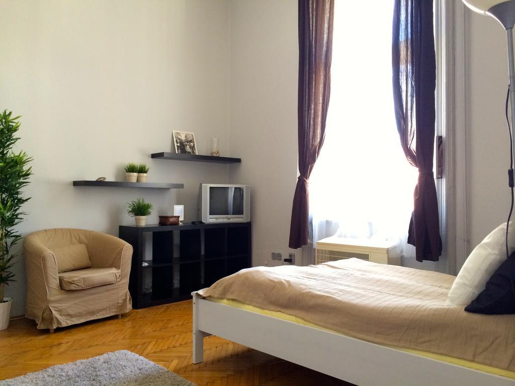 Budget Apartment By Hi5 - Oktober 6 Str 4 Budapeşte Dış mekan fotoğraf