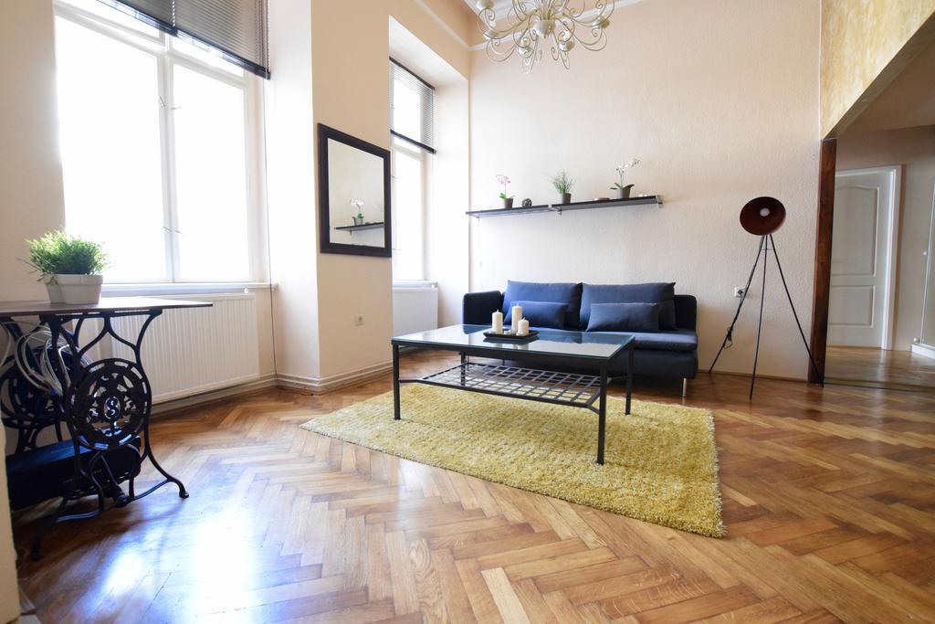 Budget Apartment By Hi5 - Oktober 6 Str 4 Budapeşte Dış mekan fotoğraf